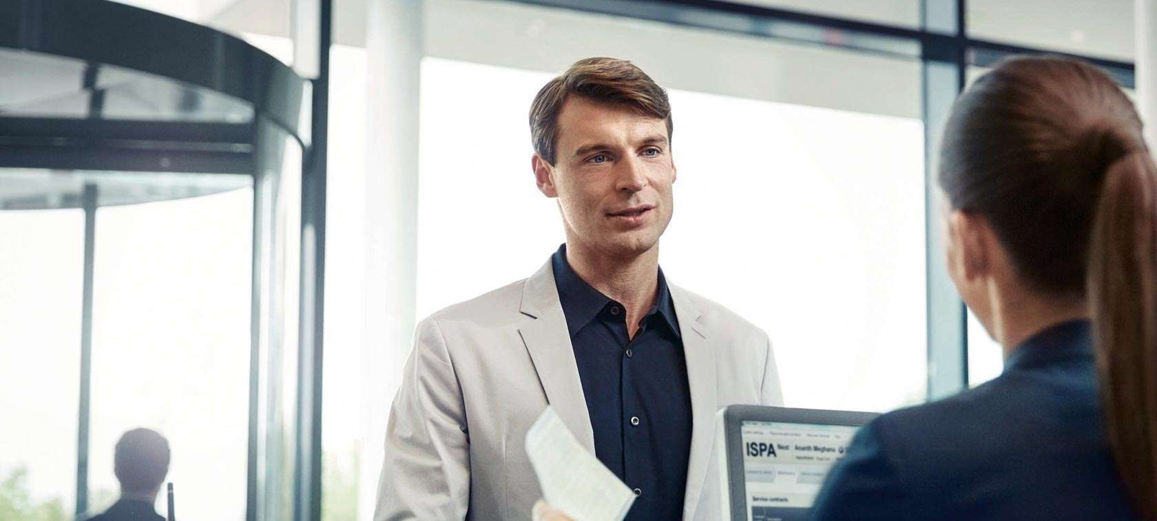 Oferty i usługi Serwisu BMW przedstawiają ludzie dostosowując do potrzeby Klienta. Rozmowa w serwisie BMW jest bardzo ważna.